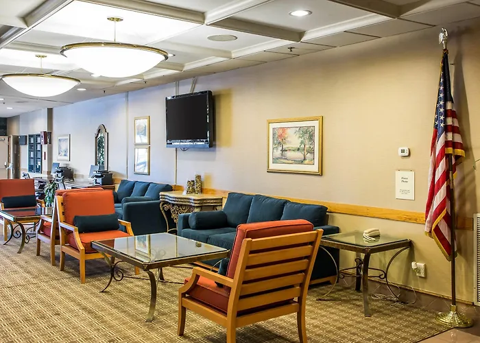Midway Airport S By Ihg Hotel 3*