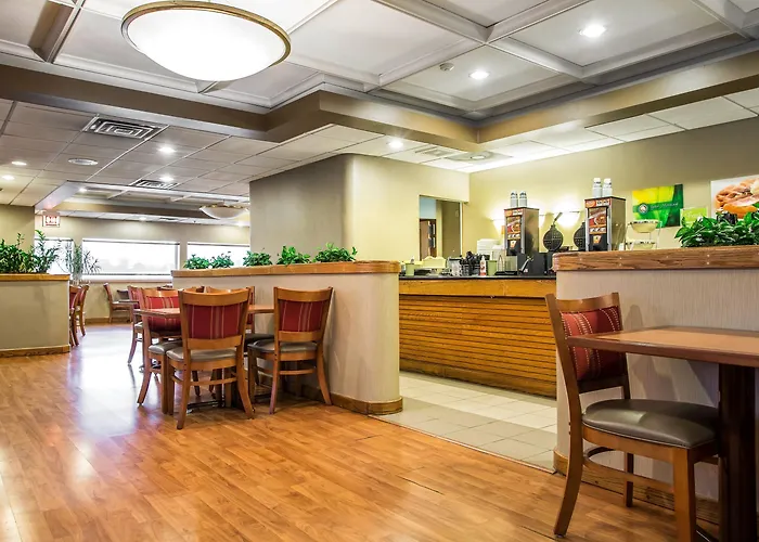 Hotel Midway Airport S By Ihg 3*